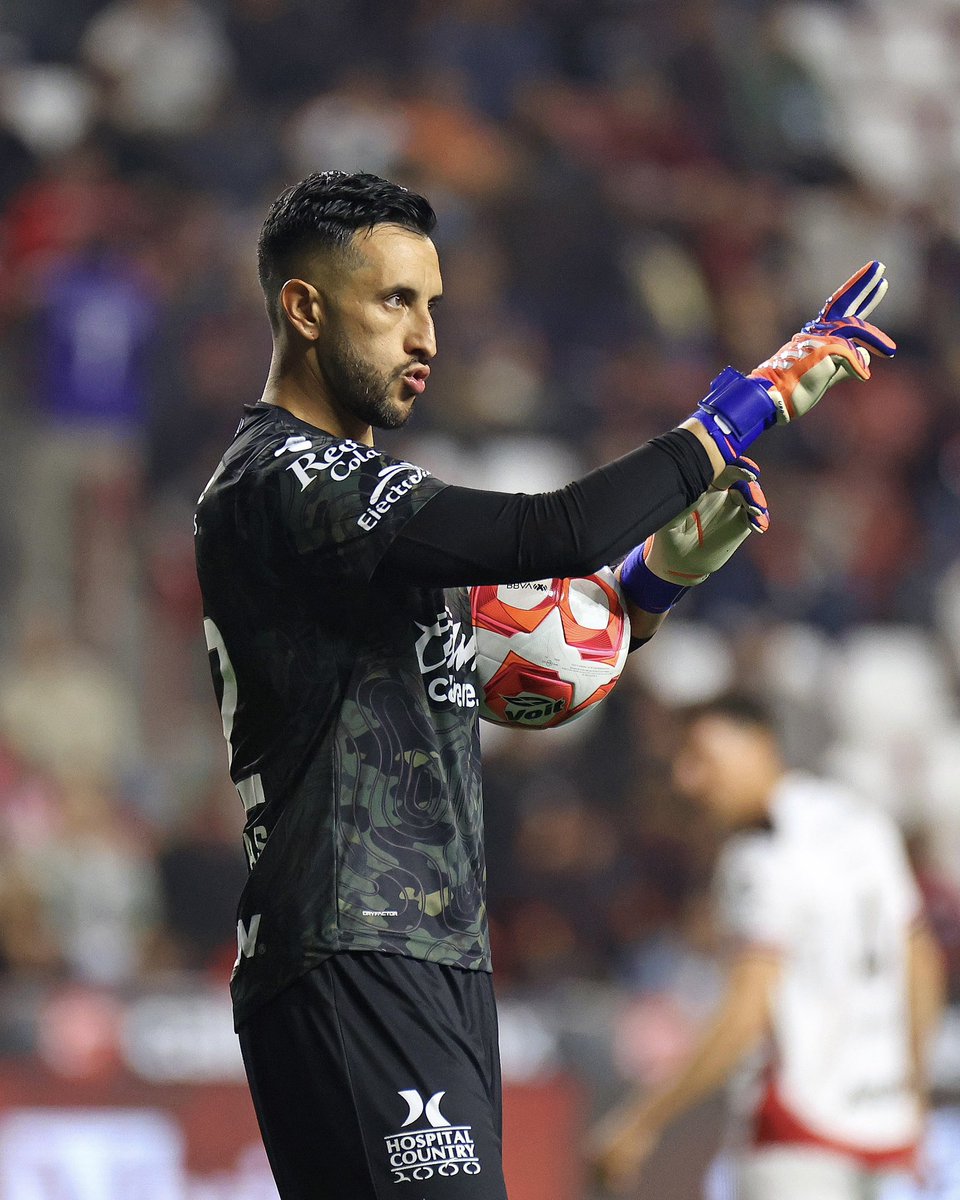 ¿Sabías qué..? 🦊 

Camilo Vargas se convirtió en el portero extranjero con más penales atajados en la Liga BBVA MX al llegar a 15 y superar los 14 de Federico Vilar, en tercer lugar está Hernán Cristante, con 13. 🧤⚽️

#LaLigaDeLaAfición