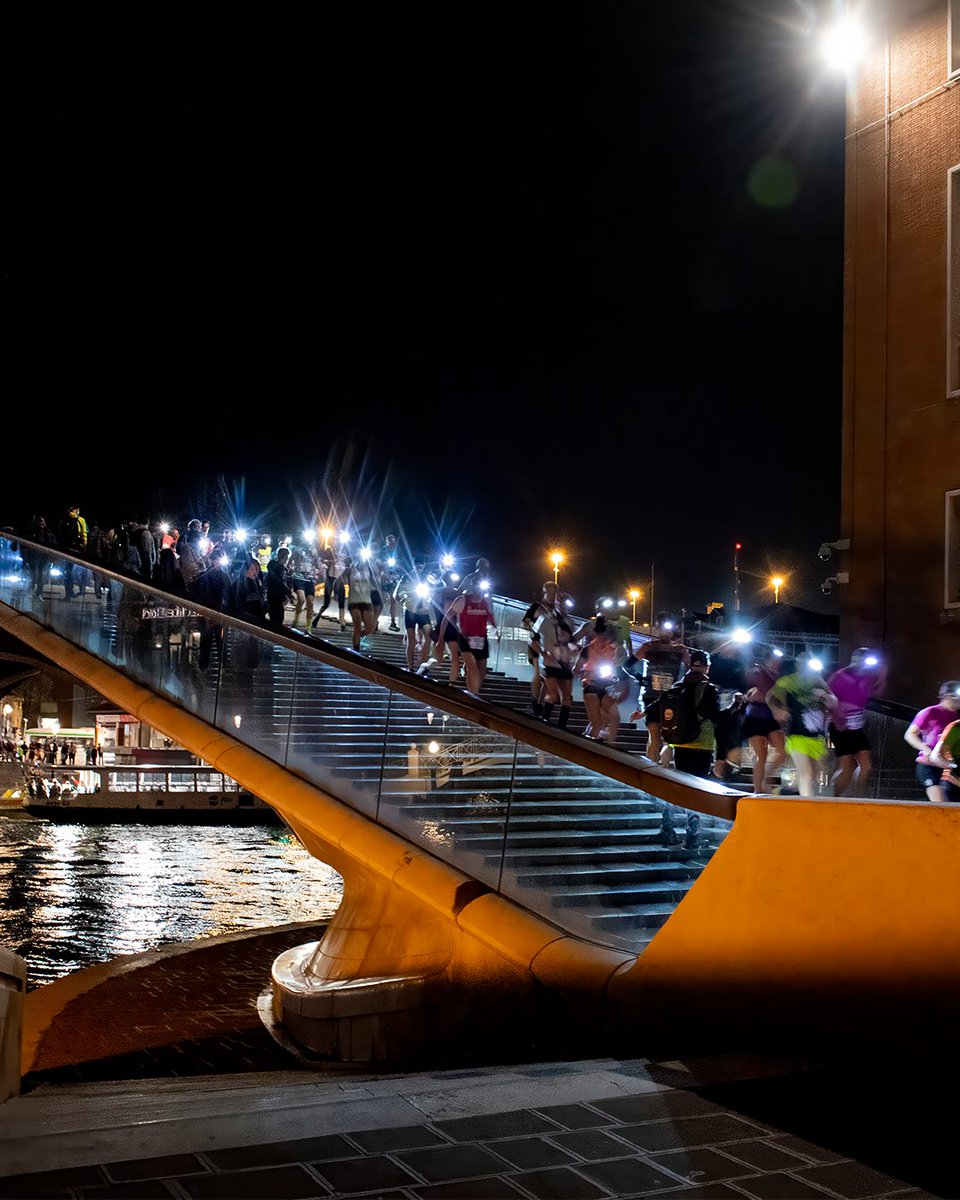 realbuzzcom's tweet image. Clue unlocked 👀✨
Say hello to the Venice Night Trail 🌙🏃‍♂️

Who’s adding Venice to their race calendar? 🇮🇹
@Venicemarathon
#venicenighttrail #trailrunning #runningevents #runitaly #nighttrail #runnersofinstagram #runningcommunity #2026goals #realbuzz