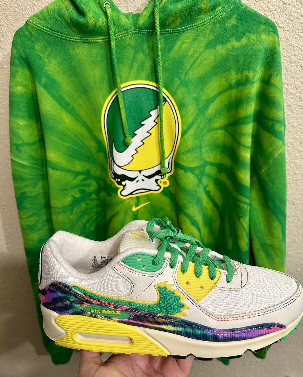 New Year’s Day kicks &amp; fit #KOTD #GoDucks