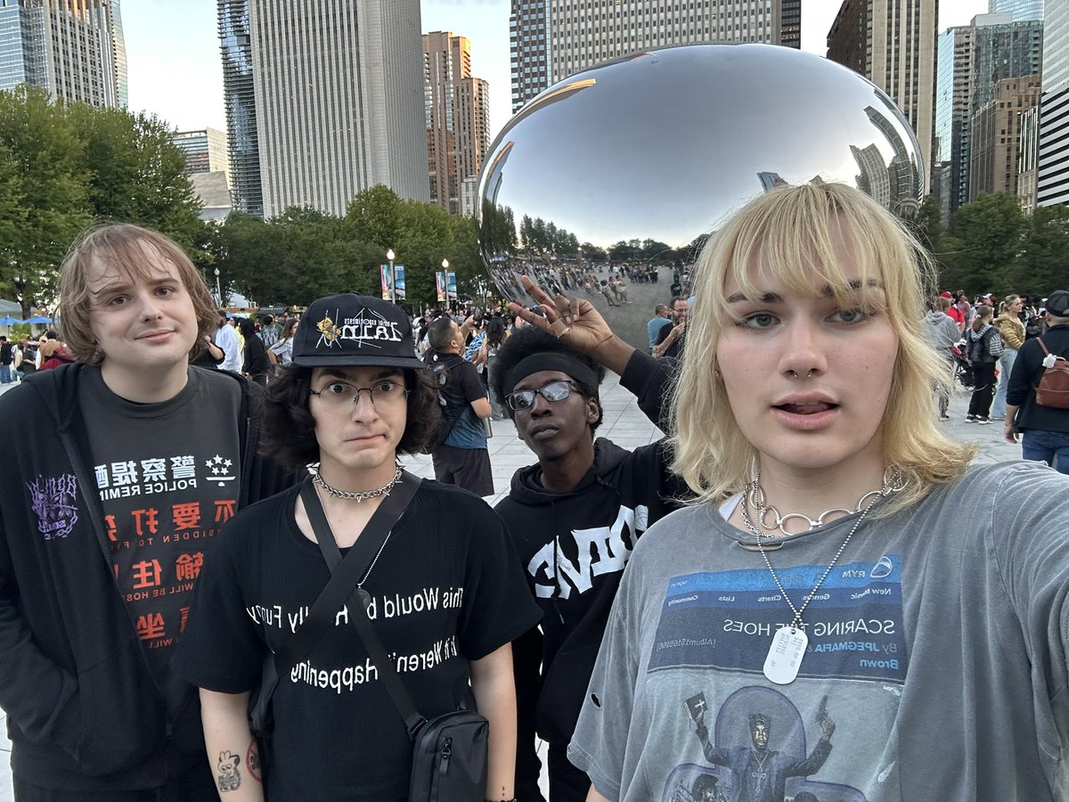 april ⚢ tweet media