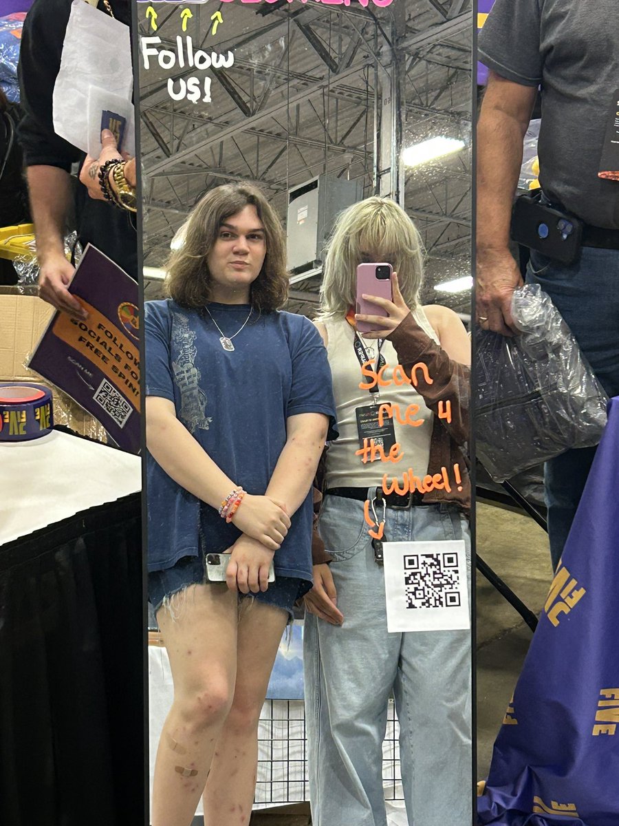 april ⚢ tweet media