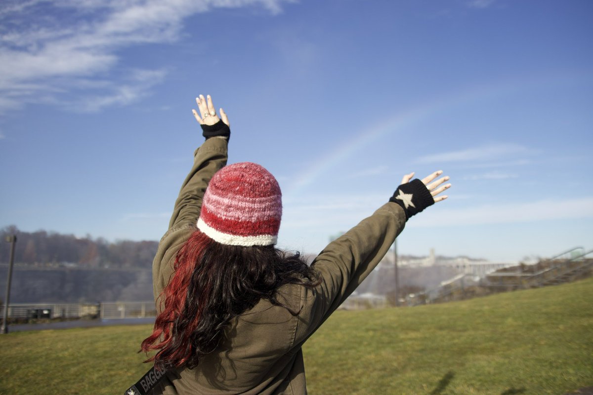 april ⚢ tweet media