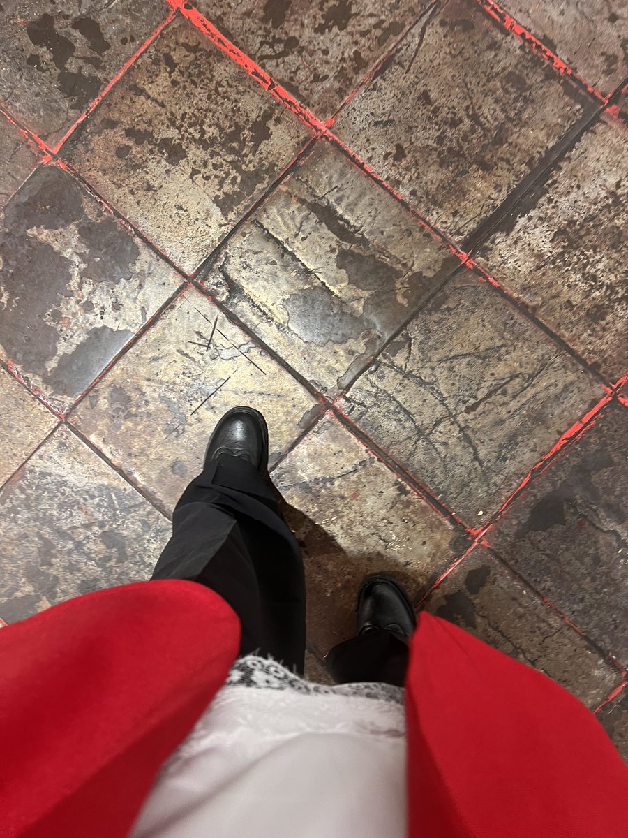 olly_notes's tweet image. Водил меня Серёга на выставку Ван Гога… вру, никакого Серёги не было