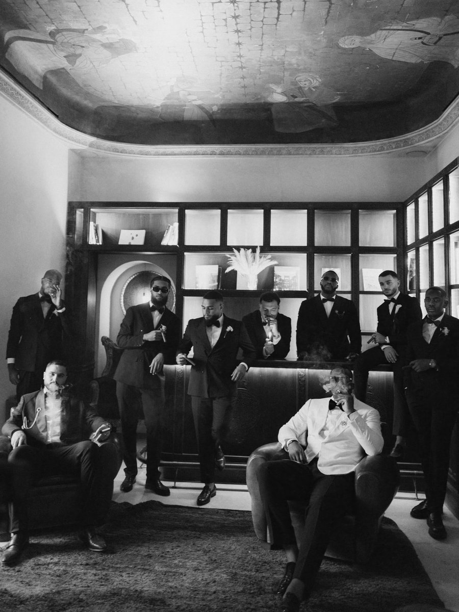 LaVisionFR's tweet photo. Sdm dévoile des images de son mariage. 2025 aura vraiment été son année dans la musique. Félicitations à lui 🎱 https://t.co/QrLArOzm3t