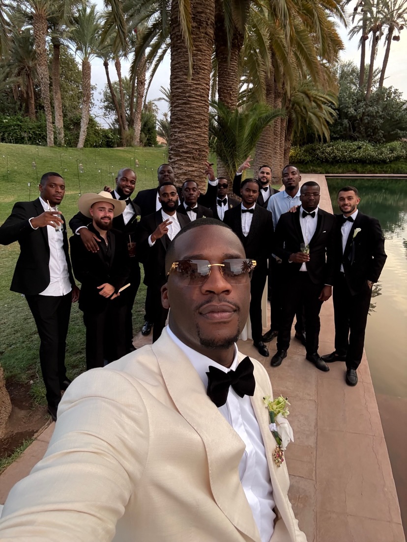 LaVisionFR's tweet photo. Sdm dévoile des images de son mariage. 2025 aura vraiment été son année dans la musique. Félicitations à lui 🎱 https://t.co/QrLArOzm3t