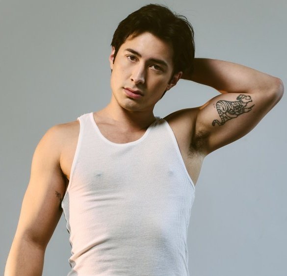 h0ellander's tweet image. if it's not too rude to ask, may i invite myself for a sniff, sir??