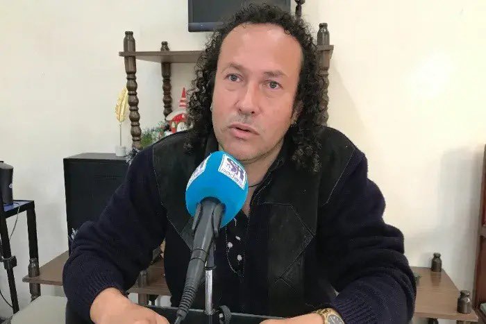 Impuesto predial Loja 2026: Críticas por alza a comercios
El concejal Santiago Erráez cuestionó el impuesto predial Loja 2026 por bandas impositivas que afectarían a laboratorios y cooperativas. La moción fue rechazada. srradio.com.ec/impuesto-predi…