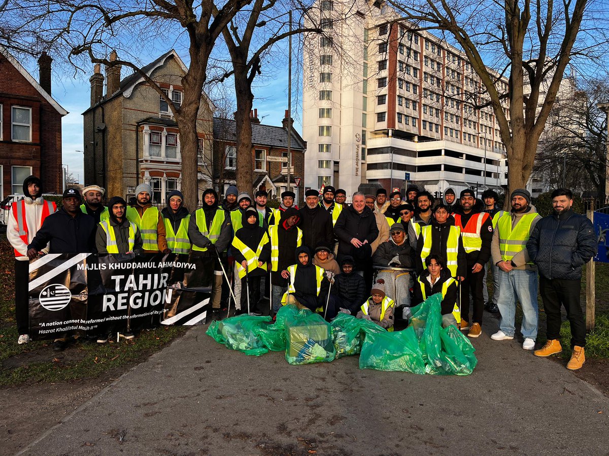 AhmadiyyaMuslimsKingston tweet media
