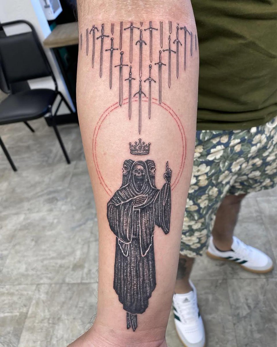KingVitals's tweet photo. @DiamondNutsGuy What do yall think of this tat im thinkin of gettin? https://t.co/7nXh0mqU9d
