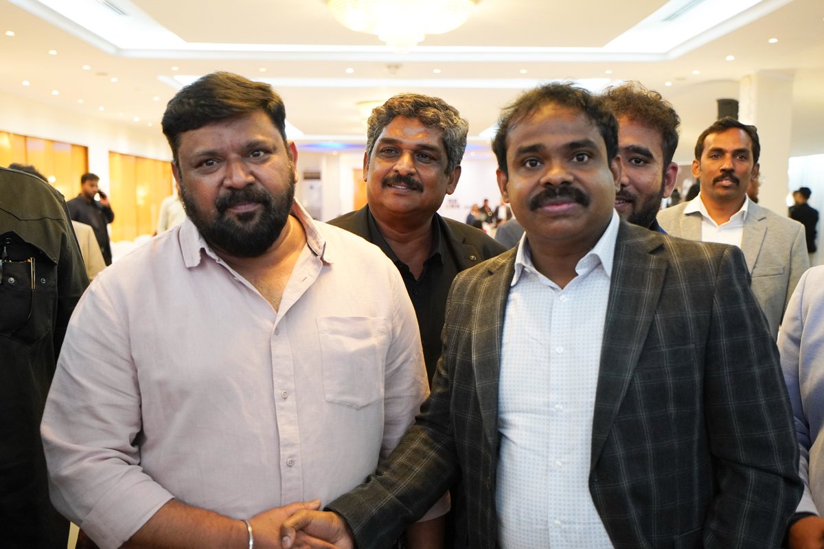 BabuRamakrishG's tweet photo. It was an honor to receive this recognition from Gopinath Sir at an event organized by Richness Creator. https://t.co/roolH4Uy7o
