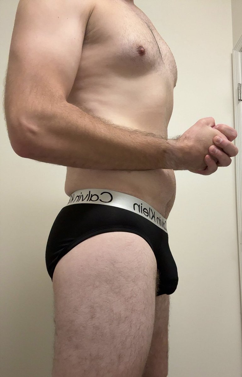 Happy New Year to all the good boys 😈 #briefs #bulge #calvinklein #findom