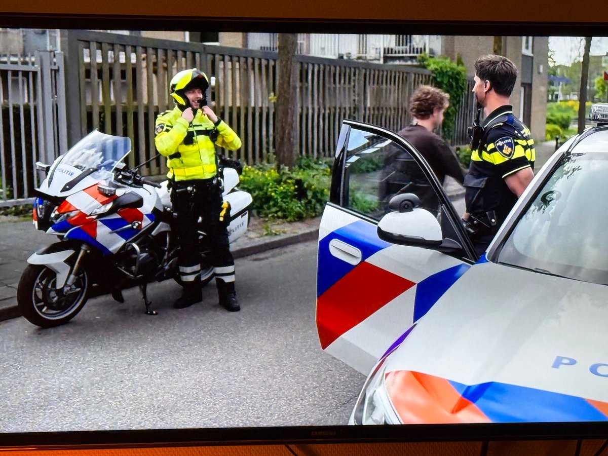 Interessant programma. Groep van zeven berooft iemand met grof geweld van horloge. Rennen ook weg voor de politie. 3 krijgen taakstraf 40 uur, helft voorwaardelijk, rest geen straf. Zachte dwaallichten van rechters zijn het probleem.