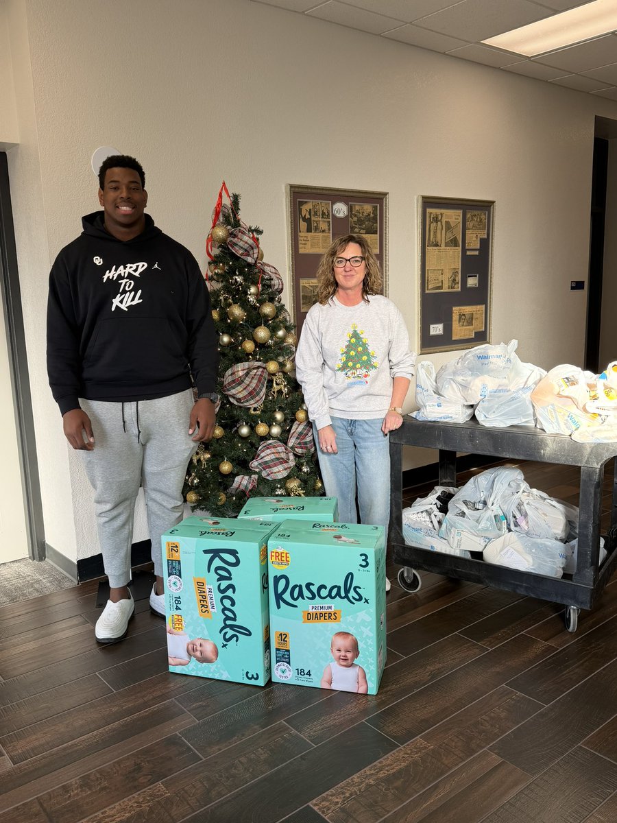 official_Grind4's tweet photo. Happy New Year everyone 🥳

December God Giving – Final Recap

The December God Giving challenge is complete, and together a powerful impact was made in the community.

Week 1 (Food & Shelter – Norman):
Over 400 essential items were distributed, including gloves, blankets, socks, hats, warmers, and hygiene products.

Week 2 (City Rescue Mission – Oklahoma City):
A total of 4,736 items were donated, including diapers, clothing, school supplies, art materials, and toys for families and children.

Total Impact:
More than 5,100 items were given away in just two weeks.

Thank you to everyone who donated and supported this effort, including those who continued giving after the challenge ended. This is just the beginning—there are even bigger plans to serve and uplift the community in 2026.

#BoomerSooner