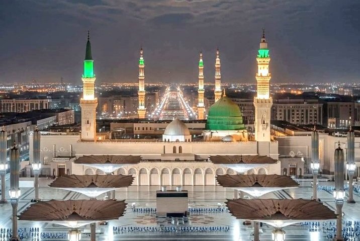 raway_alqasid's tweet photo. "كُل الأنام تقول نفسي حينها 
إلا النبيُ يقولُ ربي أمتي" ﷺ https://t.co/OZa4S5xwxL