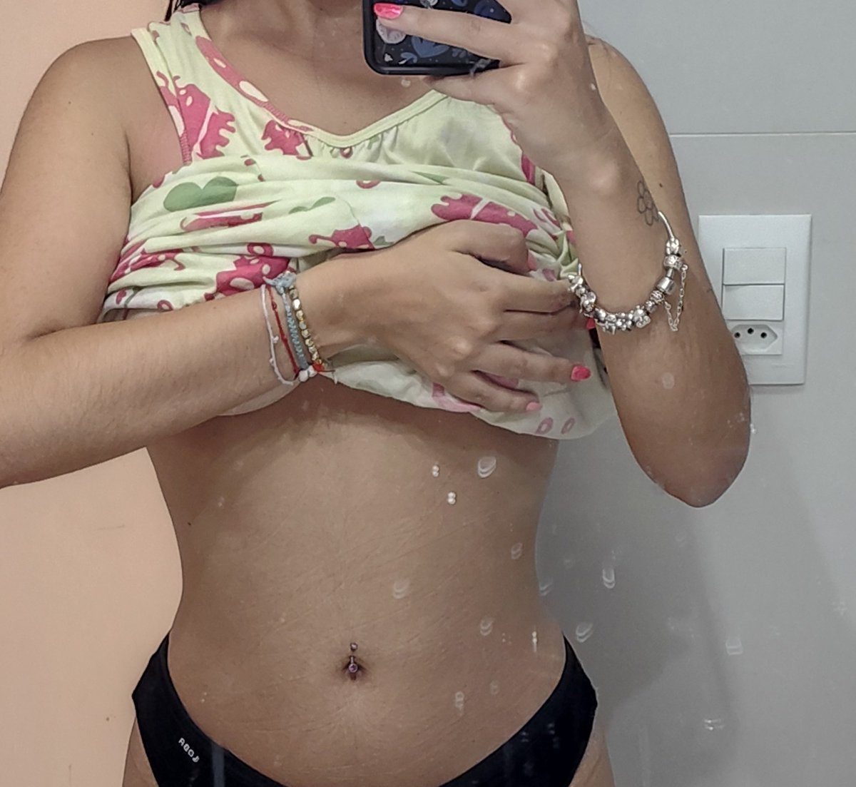 gioquartzz's tweet image. meu deus que vergonha de postar bc estando uma bola.... mas vejo algum avanço, estou maluca?
25/12 - 27/12 - 01/01