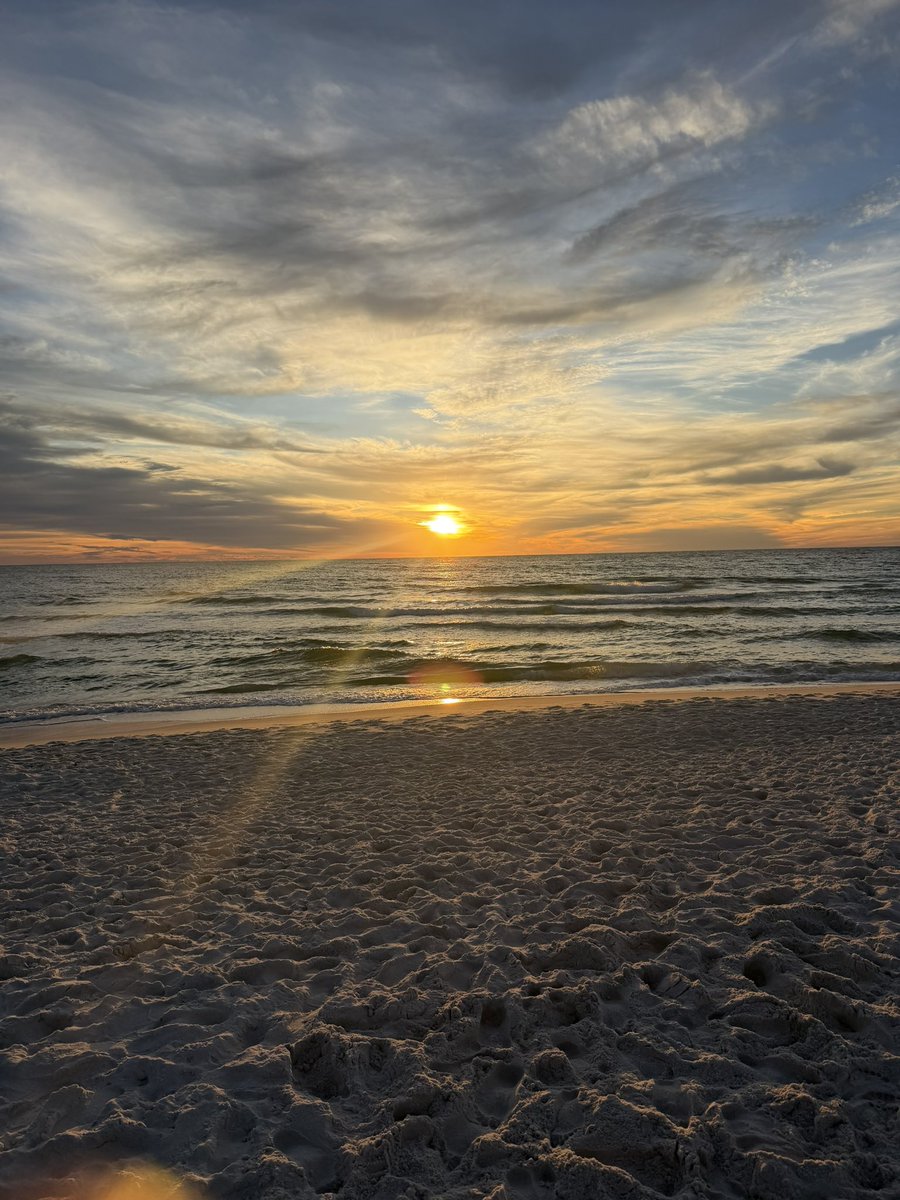 NYE looked VERY different for us this year. We usually stay home, put the kids to bed early &amp; watch the countdown. This year my son was chosen for an all-tournament ⚾️ team to play with some of the best players around the country. It’s been a truly amazing (&amp; much-needed) trip 💖