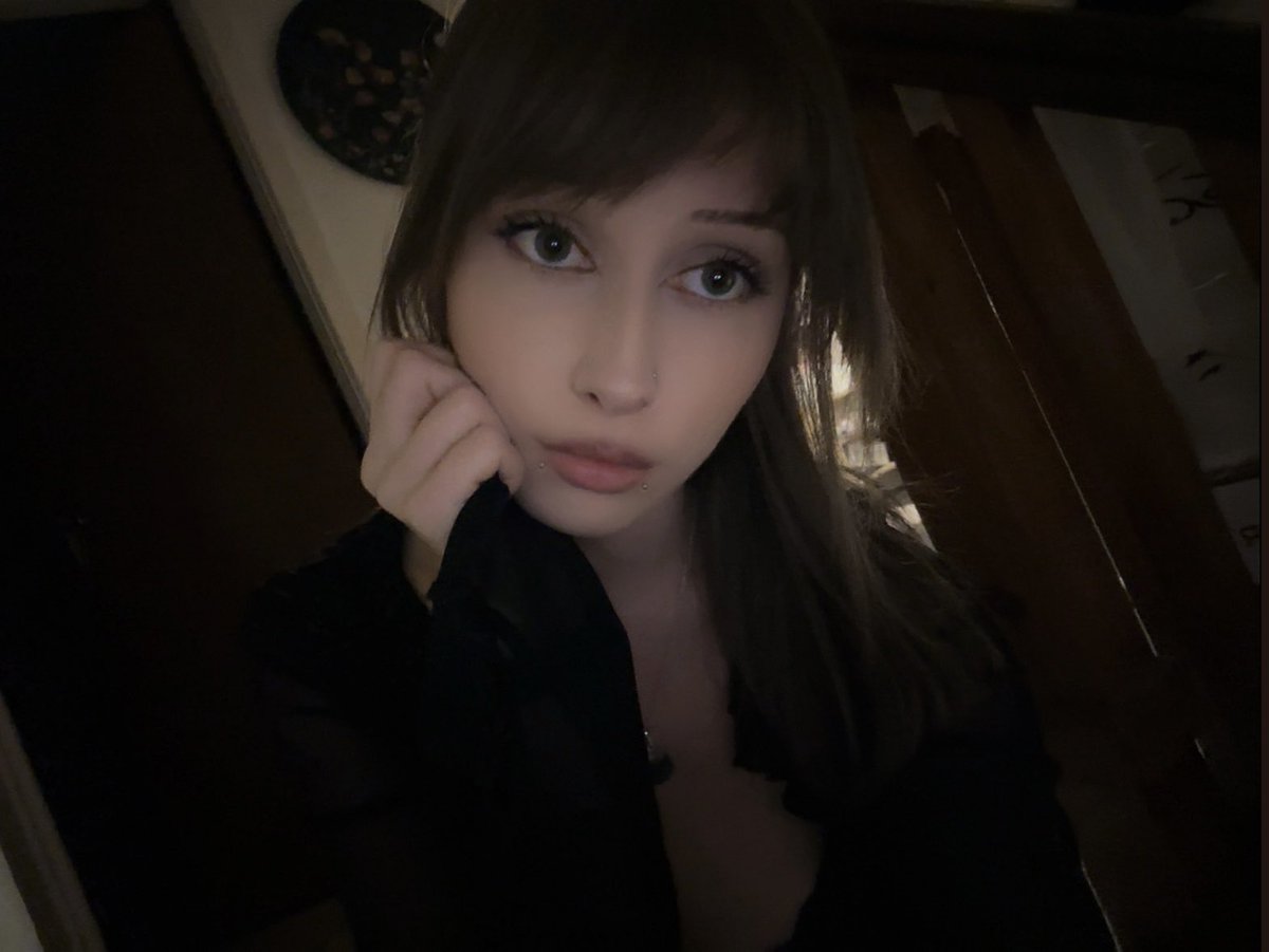 whyc3lty's tweet image. happy new year ♡