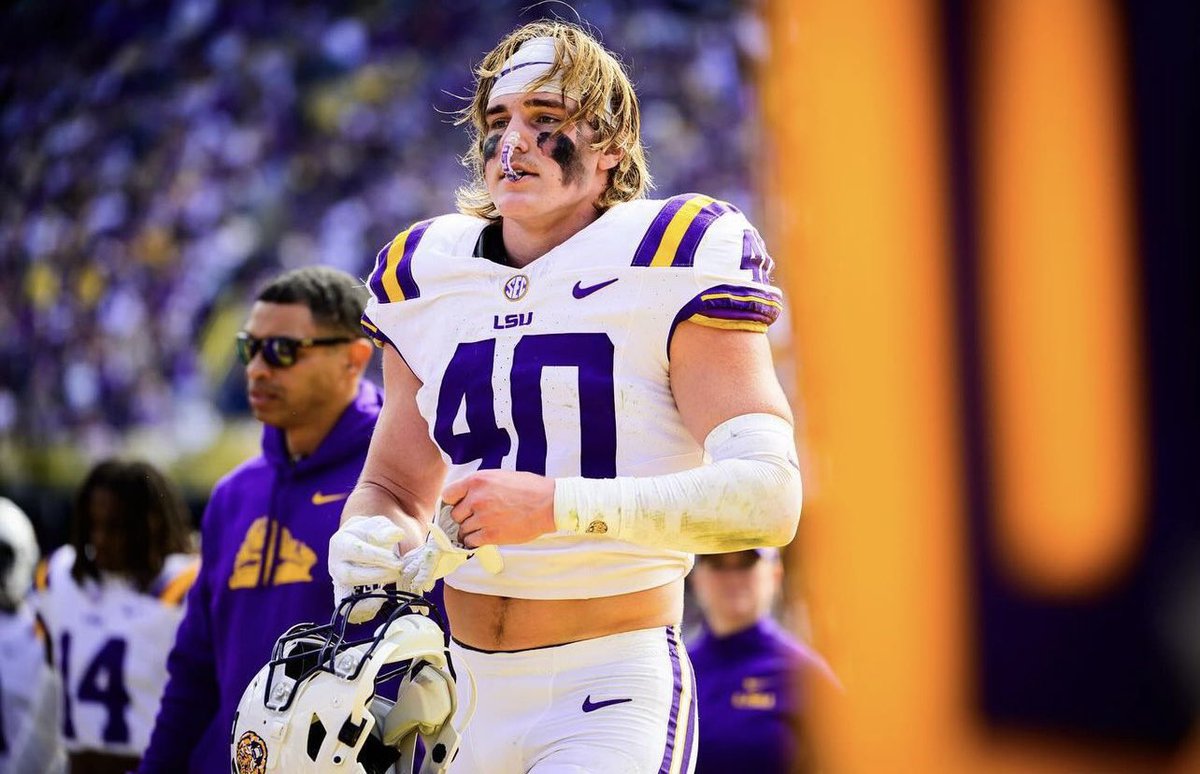 znagy20's tweet photo. News: #LSU linebacker Whit Weeks will return to Baton Rouge for the 2026 season.

The All-SEC defensive weapon battled the injury bug in 2025 following a breakout season as a sophomore in 2024.

Now, Lane Kiffin and Co. lock in the star linebacker for next fall.

Coming together. https://t.co/ogYwN0nyBC