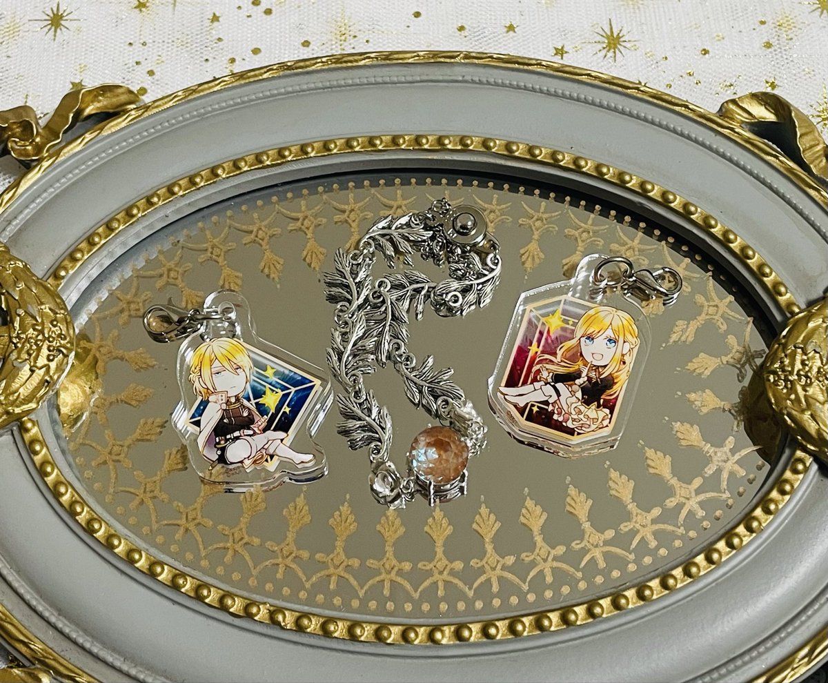 今回チャームのイメージに合う
惑星座さま(<a href="/wakuseiya/">惑星座 ★ 枠星屋タビオトモ</a>) の
サフィリーンを購入しました💘

とても美しく一緒に並べられて幸せ🥰