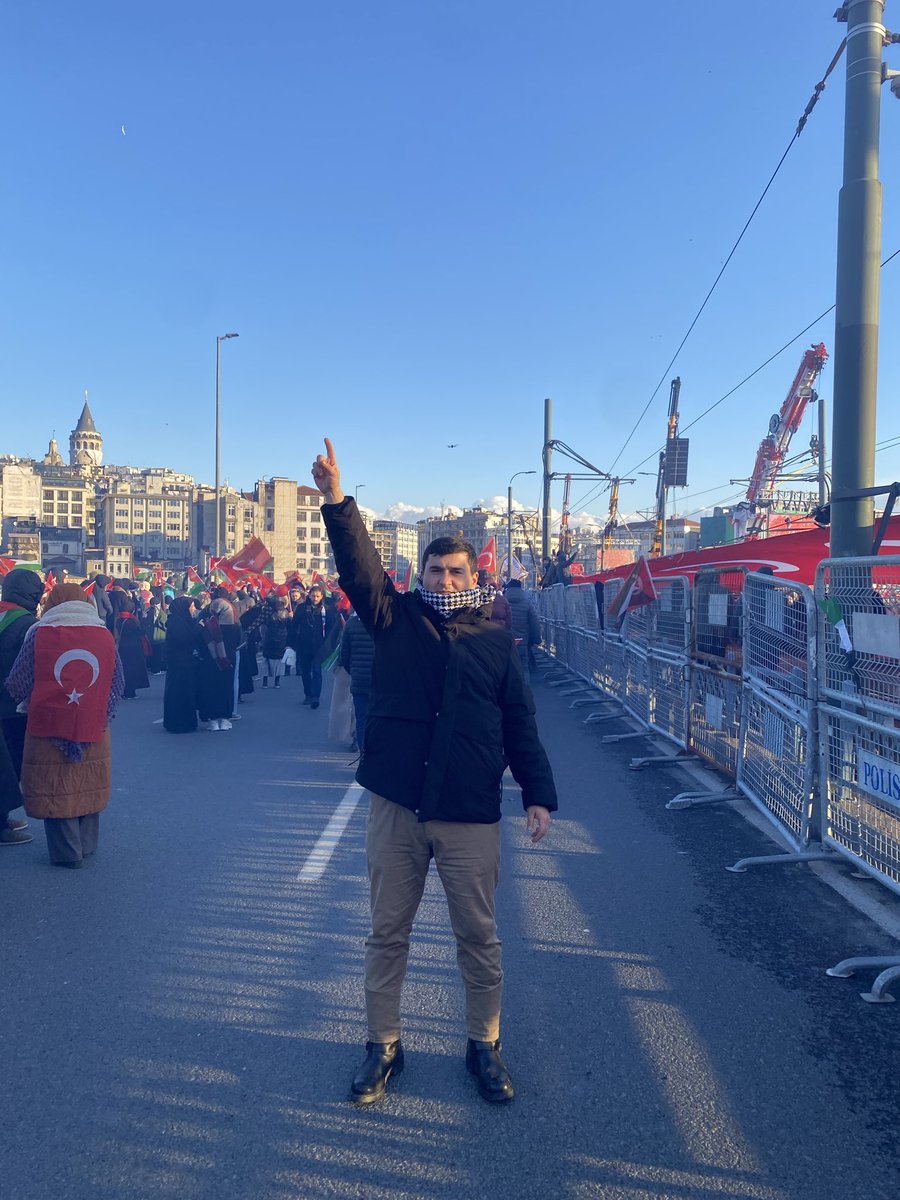 YapMustafa's tweet photo. Mazlumun öç aldığı gün
Zalimin zulmettigi  günden korkunç olacaktir. Hz Ali (r.a) https://t.co/fJ5UDpTTG1