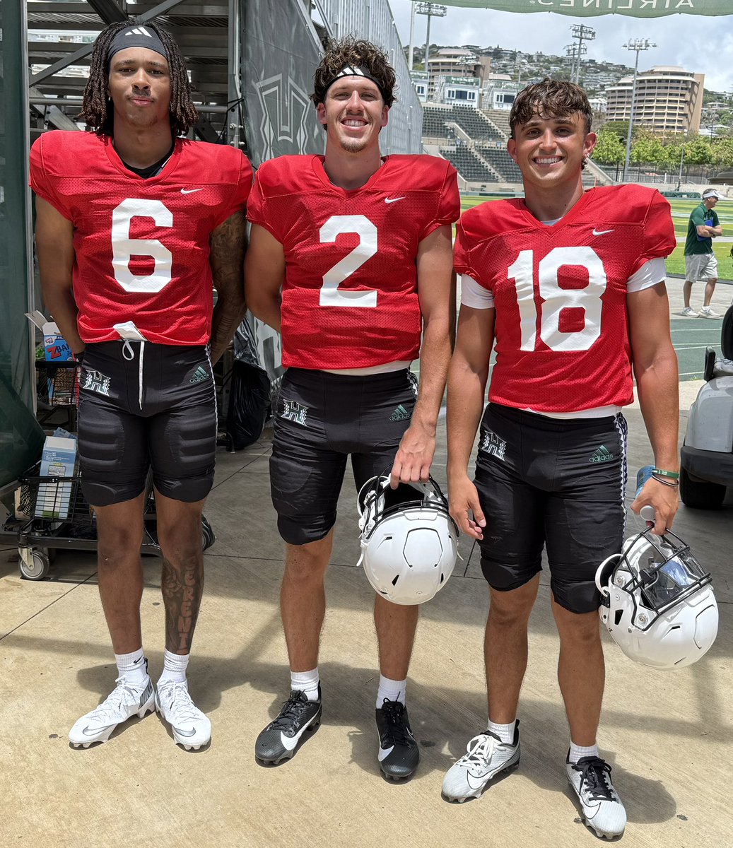 Wishing all the best to <a href="/HawaiiFootball/">Hawaii Football</a> departing “808 Slangahz” —<a href="/dermaricus1/">Dermaricus9</a> <a href="/luke_weaver2/">Luke Weaver</a> <a href="/calebfreemann/">Caleb Freeman</a> #HawaiiFootball #Braddahhood