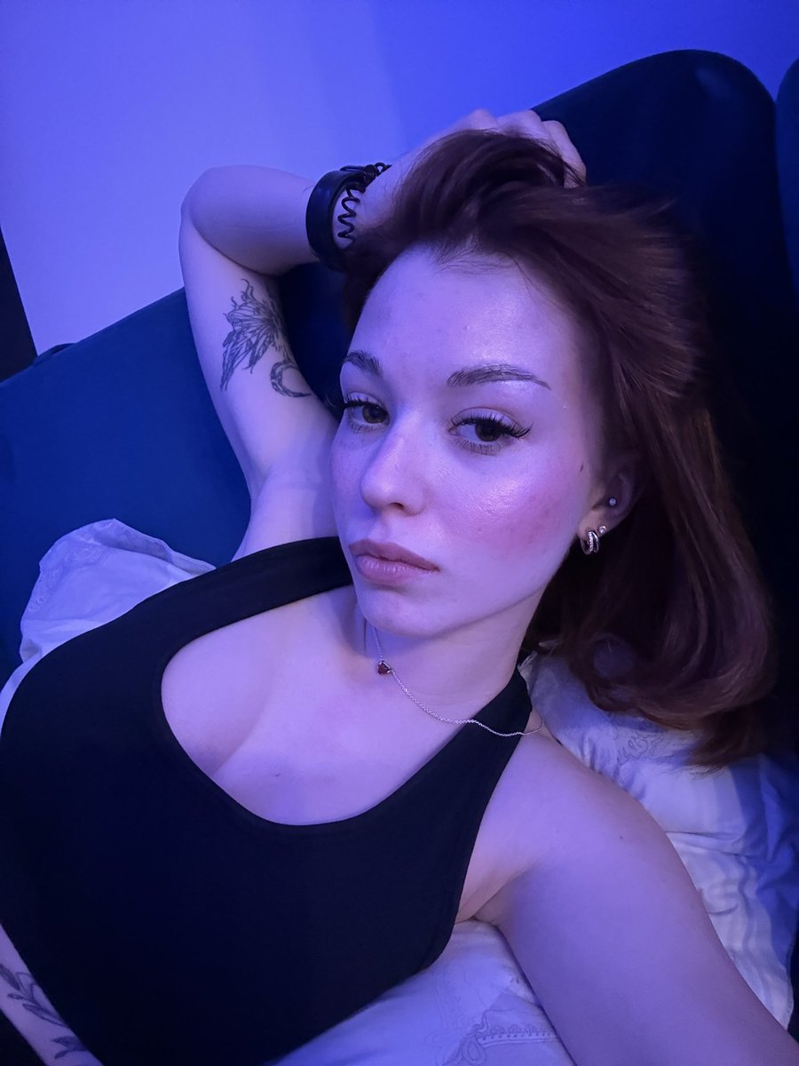 elfelev's tweet image. с новым годом