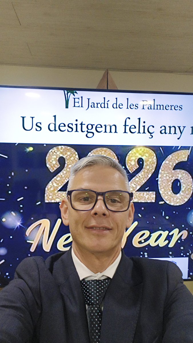 sergibongo's tweet photo. Cerramos un año intenso y lleno de aprendizajes.
Abrimos 2026 con nuevos retos en el camino y un compromiso firme para afrontarlos con profesionalidad, dedicación y, sobre todo, con amor.
Porque la energía que ponemos es la que mueve el mundo. ✨ https://t.co/p17KdmEP7D