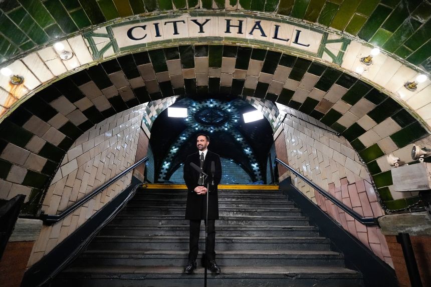 TomasCJohnson's tweet photo. Zohran Mamdani is sworn in as mayor of New York City

More News Link : https://t.co/JME6iIp1Ok

New York —Zohran Mamdani, the democratic socialist who campaigned on a promise to tackle the affordability crisis in one of America’s most expensive cities, 

#zohran Mamdani #NewYork https://t.co/aBMlxlUc2W