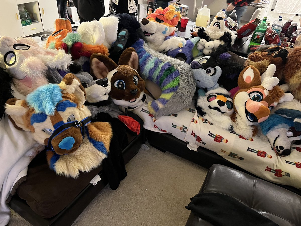 Playinitright_'s tweet photo. Late post was spinny last night but happy new years !!! ^w^ https://t.co/DLxRjH9sI2
