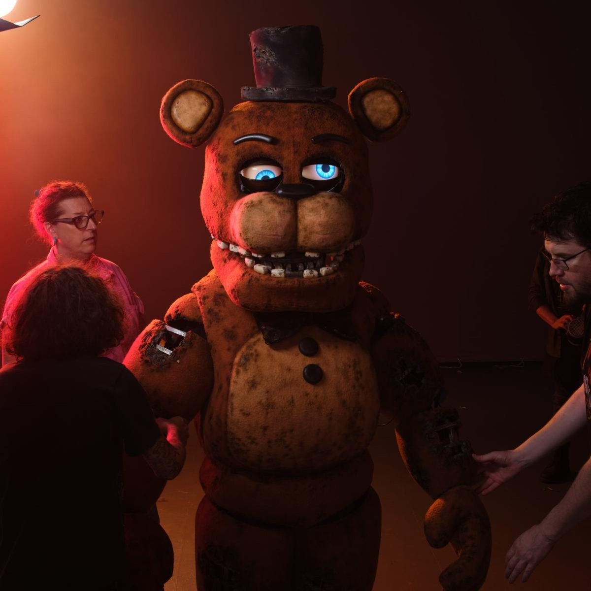jdooo_x3's tweet image. Instead of making fun of the god awful writing this film has, we are instead focusing on making a huge deal out of ONE costume that only looked that way because the performer the suit was made for had to leave the project.