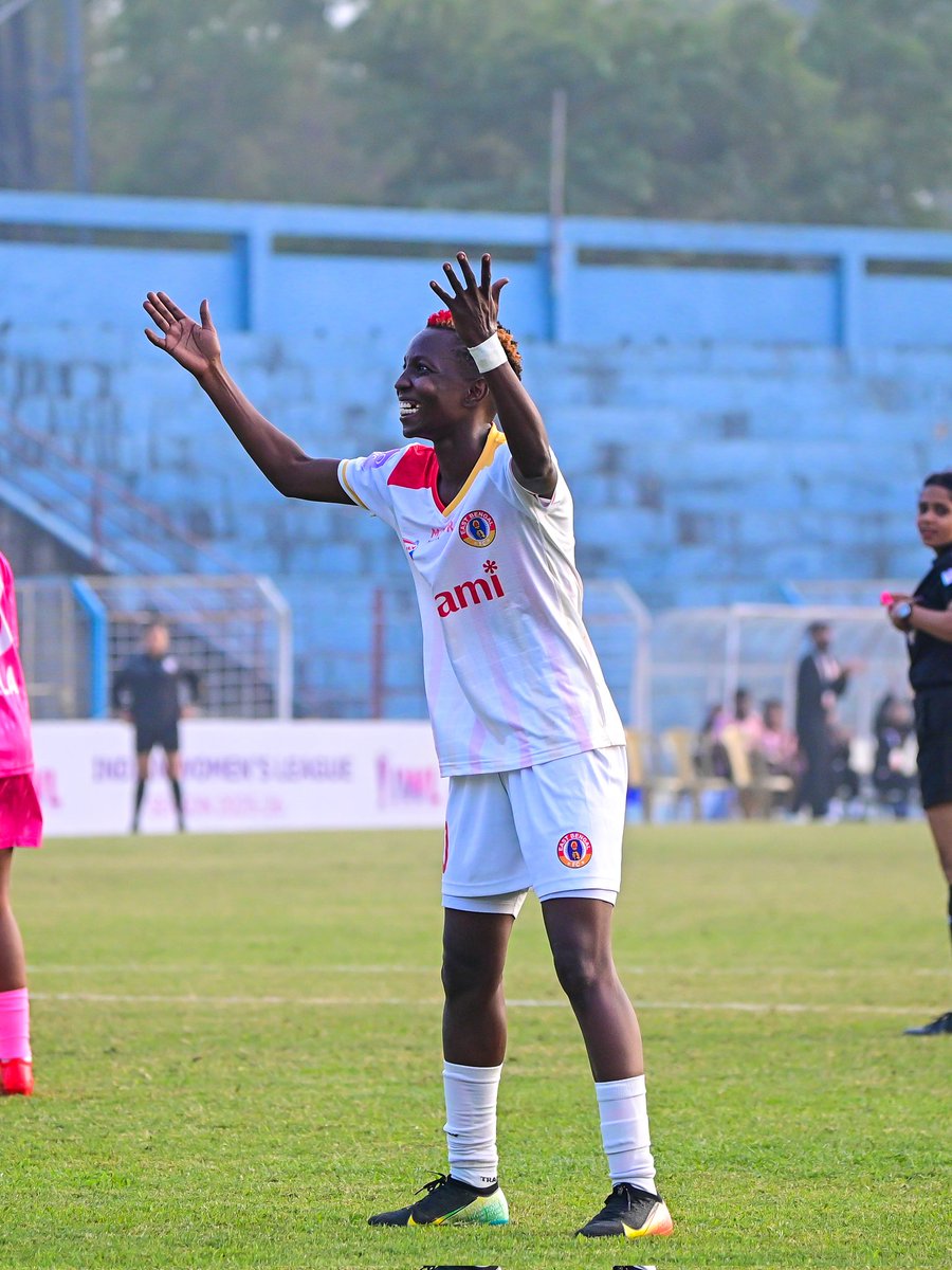 2️⃣nd #MoshalGirl to score an #IWL hat-trick ✅

2️⃣nd four-goal haul as a #MoshalGirl ✅

The 𝗜𝗞𝗪𝗔-𝗦𝗛𝗢𝗪 continues 💪🔴🟡

#JoyEastBengal | Fazila Ikwaput