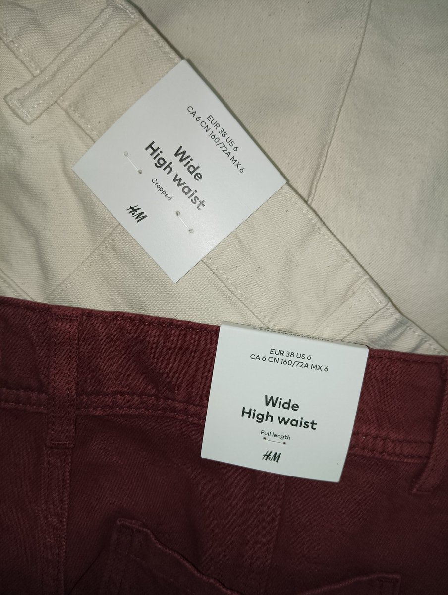 crazybluewoman's tweet photo. @hmindia Order number 46120715052 included two denim trousers wide high waist, both of size 10, same material and both have a very significant difference in waist size
I am obviously having to return the smaller one, but don't expect this from a brand like H&amp;M
Where's the QC? https://t.co/lvSKqzugW0