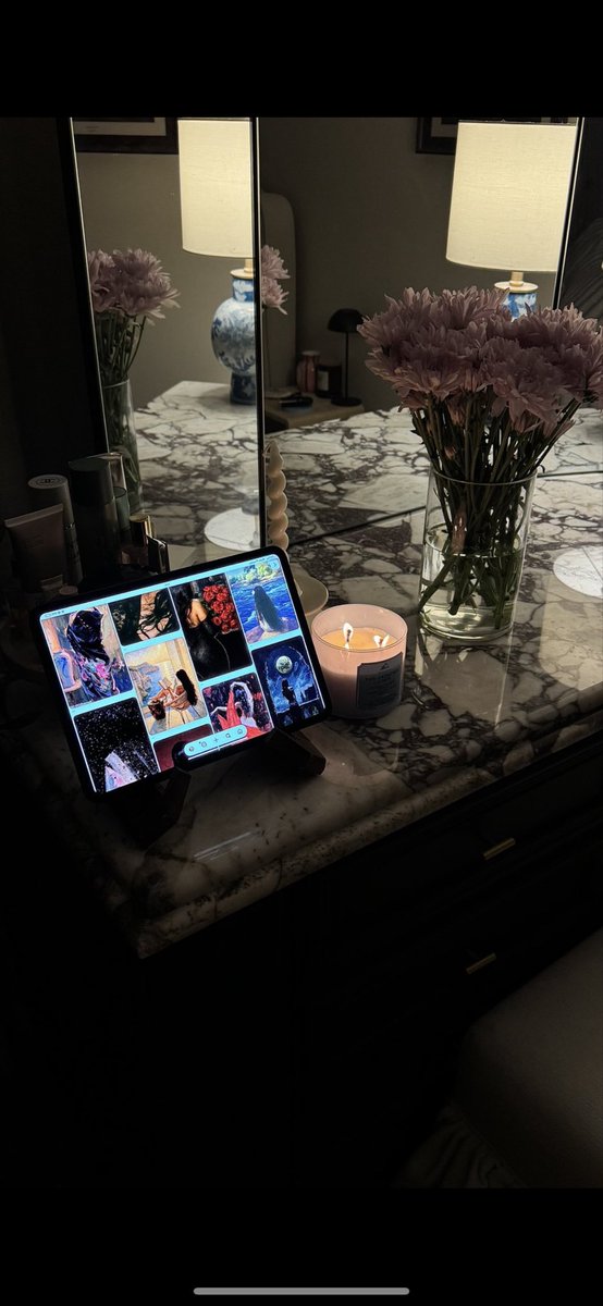 _At17's tweet image. وعدتكِ يانفسي أنها سنة النهوُض وها نحنُ قد نهضنا وهذه المَره سوف يكونُ عامٌ مُزدهر،  أنا أستحق ان تُعطى لي مجرة ولن أطمح لنجمة او قمر 🫂♥️