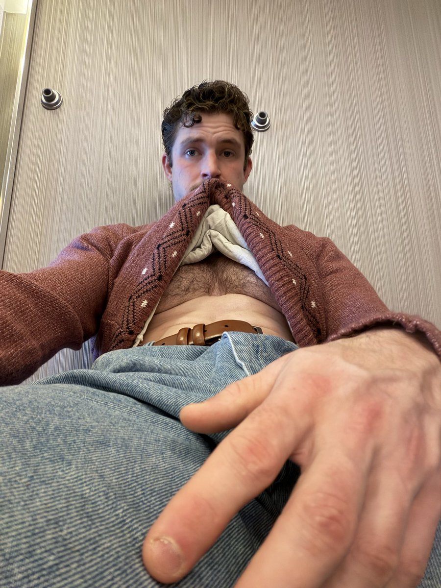 TerranovaSky's tweet image. No me sé tomar selfies, lo admito. 

¡Feliz inicio de año a todos! 

#freerol #sexrol