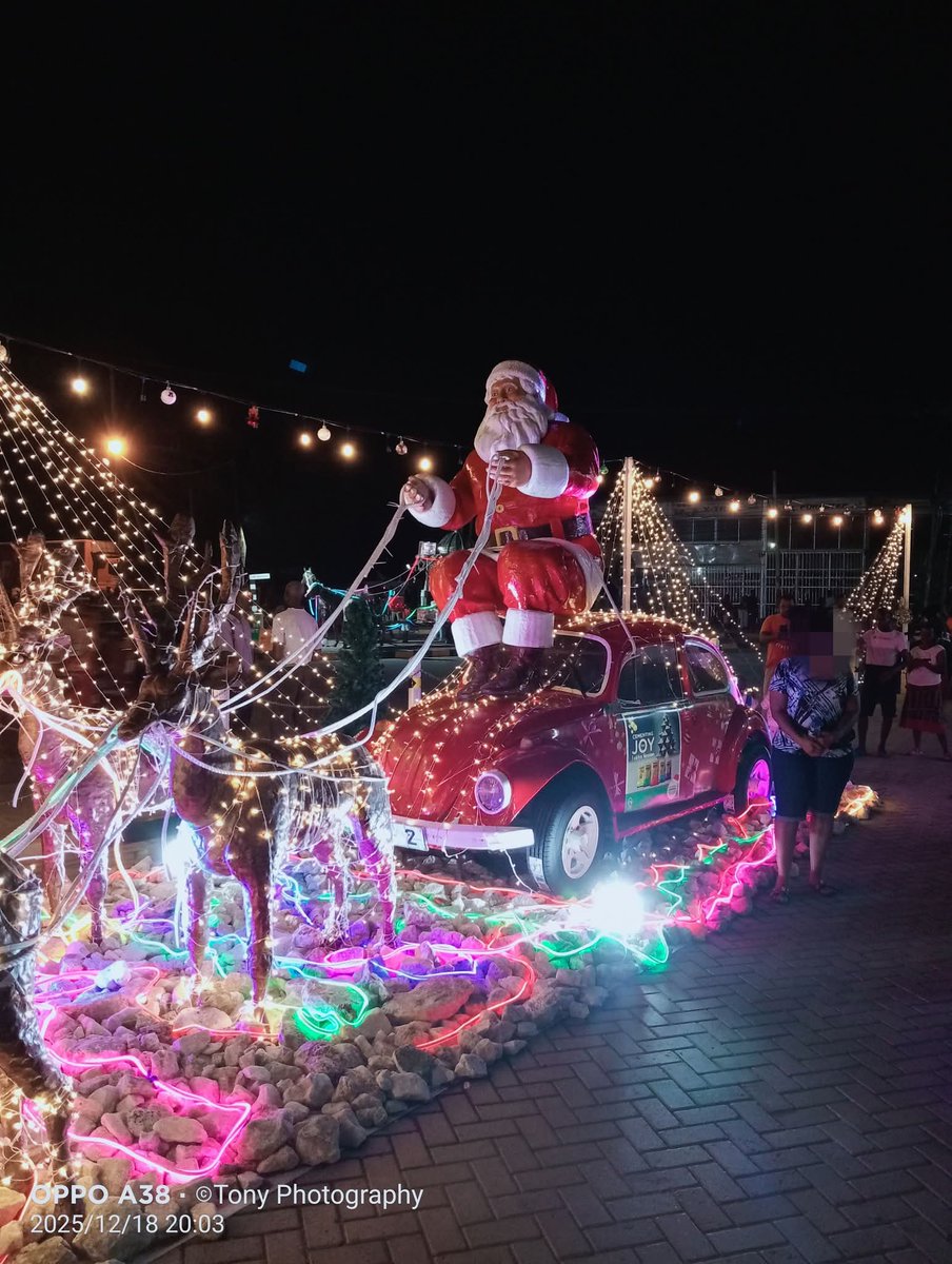 _realmeter's tweet image. With the festive season over, it's now obvious the county governments need to invest more on green spaces for recreational purposes! Its very sad to see families taking photos of the decorations done on the roundabouts by the Mombasa cement within the Mombasa island.