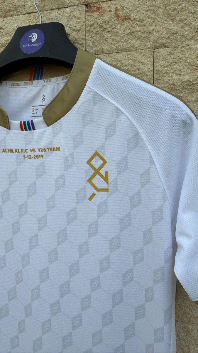 Siiros2's tweet image. 🚨 متجر ألترا جيرسي للتيشيرتات 🚨

جايب لكم متجر عندهم تيشيرتات الانديه القديمه جدًا + الحديثه وبجوده فخمه + تيشيرتات الانديه الأوروبية

عندهم جاكيتات + بلوفرات الأندية الفخمه

عندهم تابي = تخيل اذا التيشيرت بـ150 يطلع عليك بـ37 ريال فالشهر 😱

Ad
salla.sa/altra-gyersye-