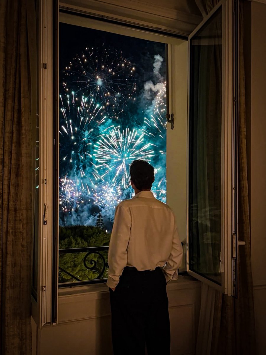 ActuOlympien's tweet image. Benjamin Pavard 🇫🇷 sur Instagram :

"Bonne année à tous 🤍 Je vous souhaite une belle et heureuse année 2026, et surtout une bonne santé. Prenez soin de vous et de vos proches."

#TeamOM #OM | 📸 IG : benpavard21