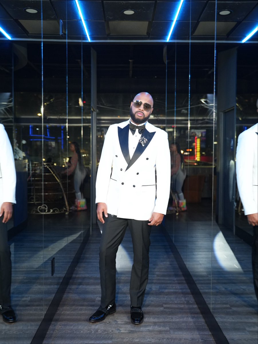 HollywoodSerge's tweet image. Happy New Year!!! Wish everyone a prosperous year…especially all my cappers!!! Let’s get it!!! Gonna start posting more on here.