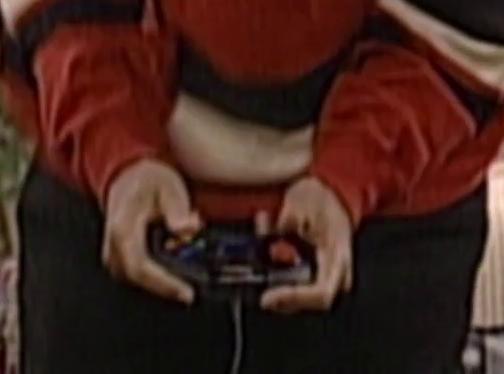 En 1996, dans un épisode de la saison 6 du Prince de Bel-Air, il y a une NES sur la télé mais la manette ressemble à celle de la console Super A'Can, une copie de la Super NES par le fabricant Taïwanais Funtech.