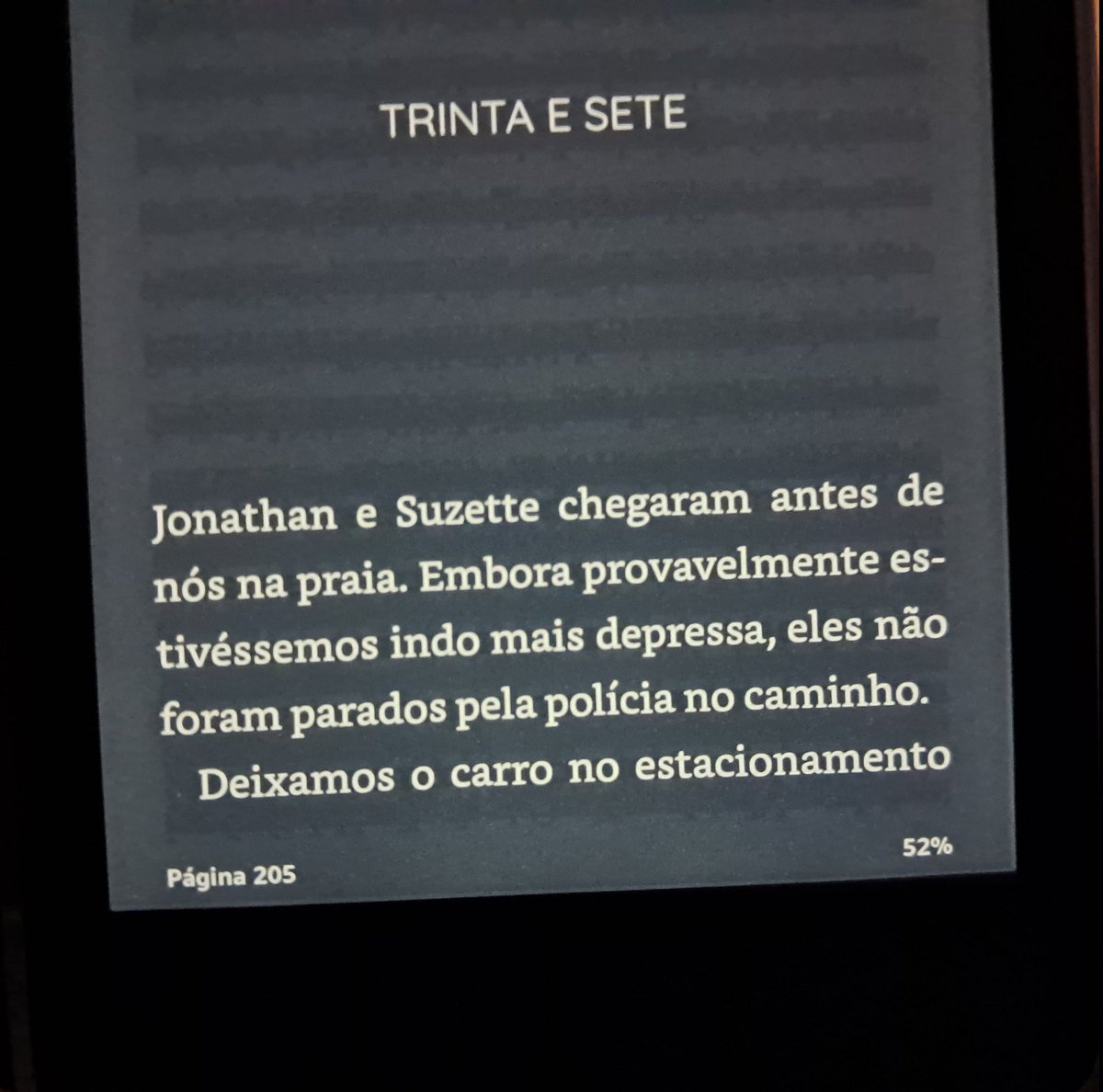 albadelicate's tweet image. já tô na metade do livro e não aconteceu nada de interessante meu deus eu vou me matar