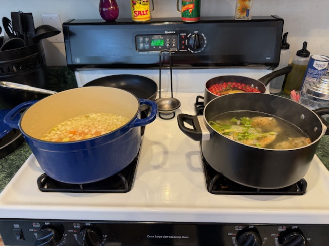 ccmalandrinos's tweet image. Five Kitchen Tools That Make My #Holidays Easier @Walmart @pamperedchef christmasyearroundccm.blogspot.com/2026/01/five-k… #ModernPrairie #Kitchentools #baking #cooking