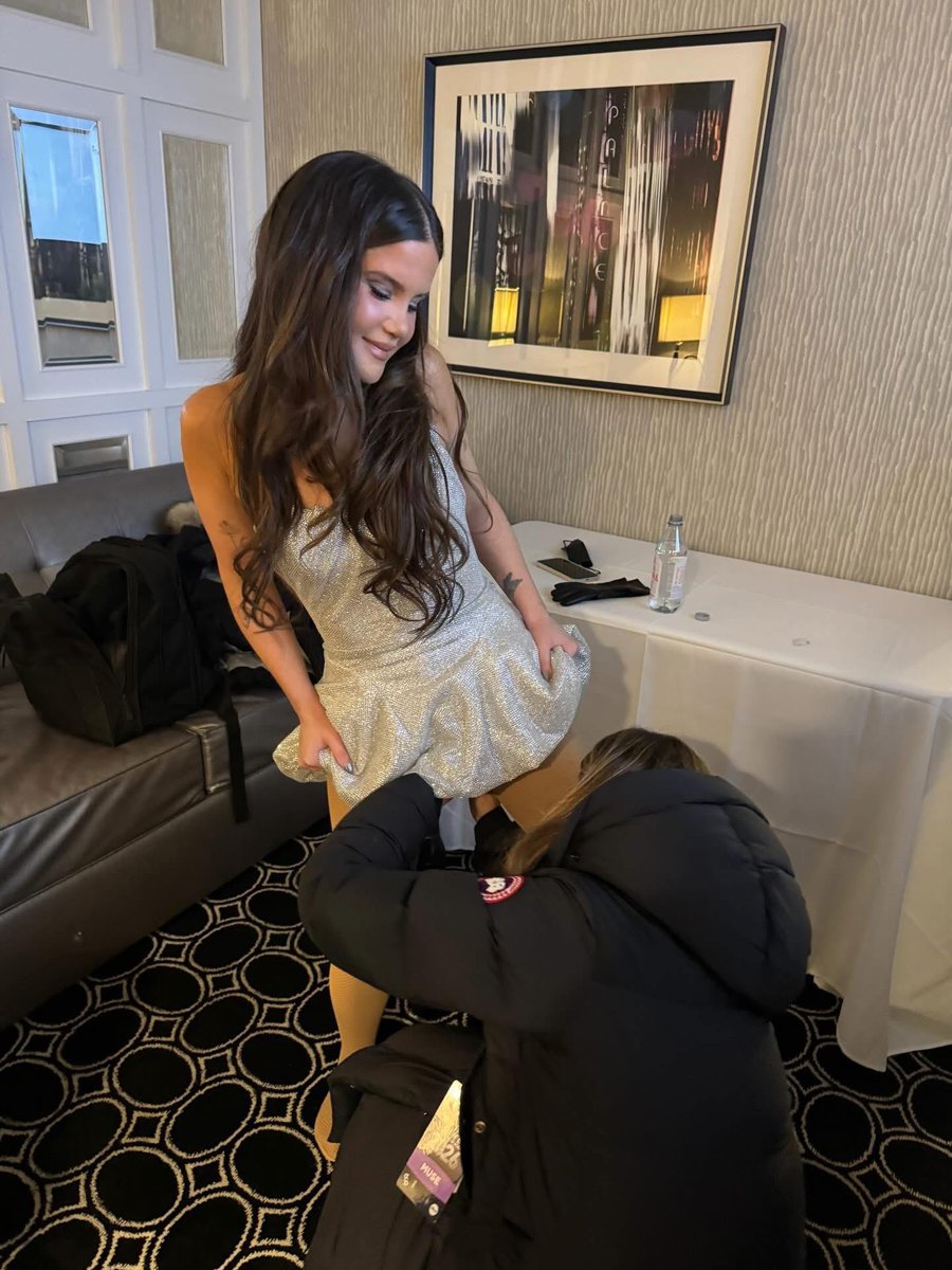 performed in Times Square last night for <a href="/RockinEve/">New Year’s Rockin’ Eve</a> right as it started to snow, met the queen <a href="/DianaRoss/">Ms. Ross</a>, had my manager help me button my bodysuit and got super emo when confetti fell over thousands of hopeful, happy people in one of my favorite cities. happy 2026, world. 🌎 🪩