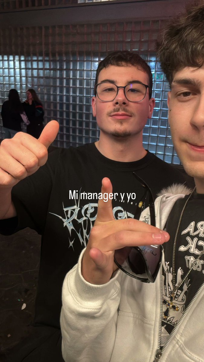 si tweet media