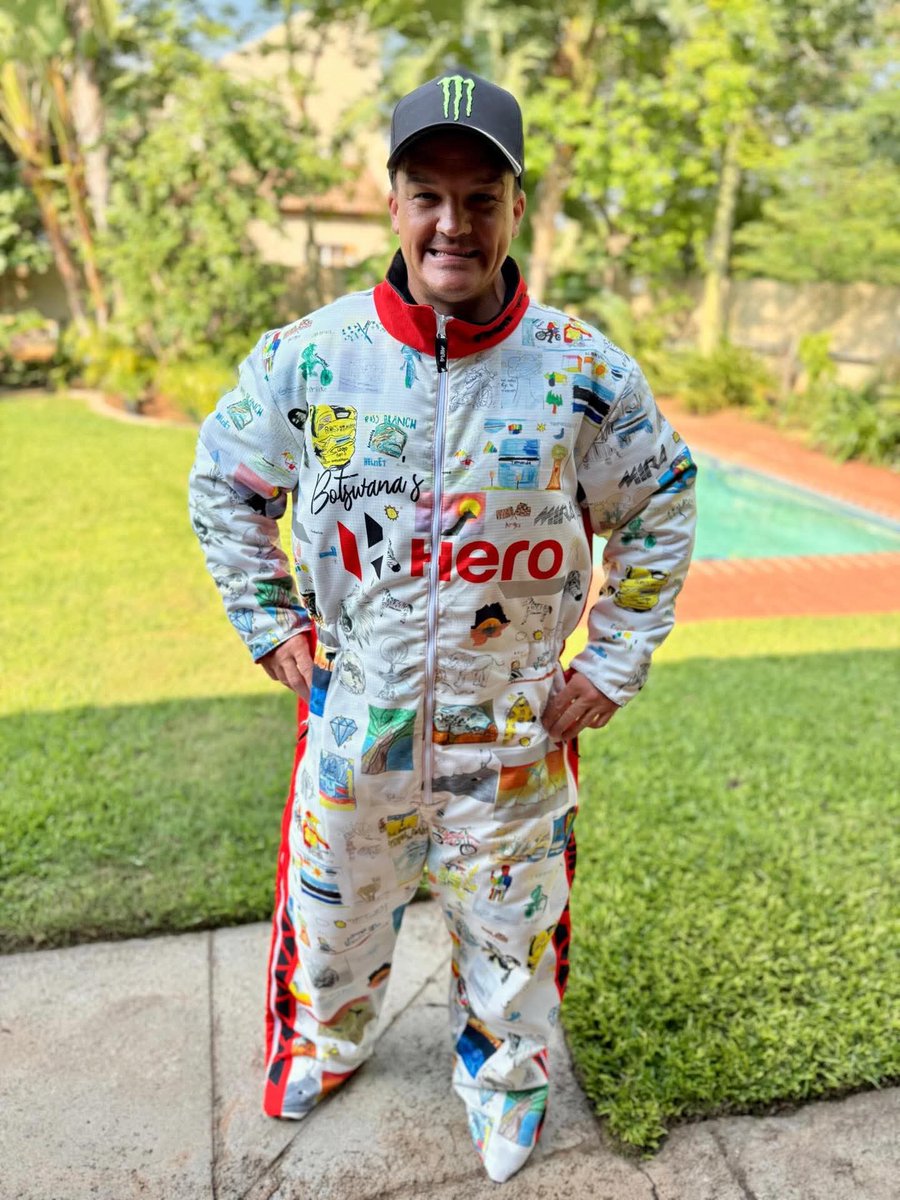 linkiekas's tweet photo. I love the beautiful story behind this cold weather suit. It features a collage of drawings by kids from across Botswana. It's created by Mira Active Wear and it is inspired by the theme "What Botswana means to you"... 🥰Ross carrying a piece of 🇧🇼 to Dakar🙌🙌♥️ https://t.co/9zIIZucDwL