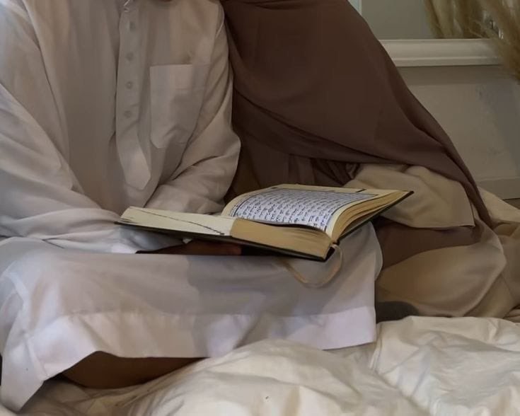 وهب لنا رفيقًا صالحًا وحبًا صادقًا يدوم ولا يزول. ♡

يا ربّ…