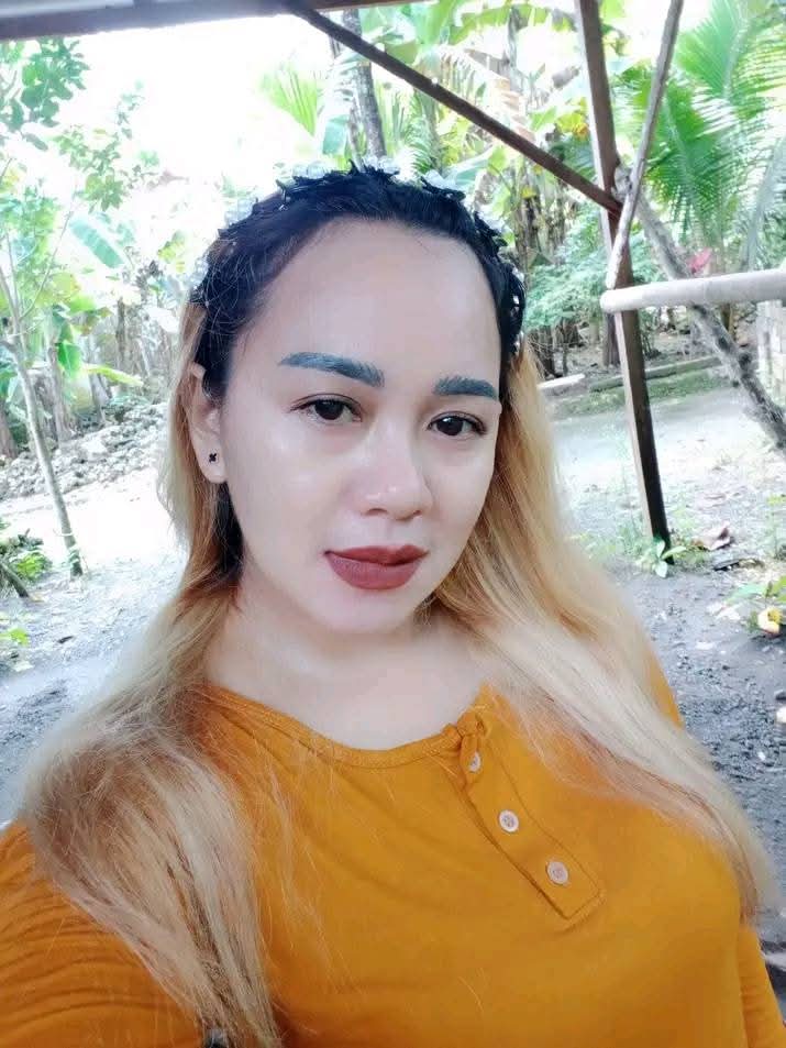 Tutindut99's tweet photo. Cuma emak emak ndut https://t.co/rNg3J7xFVE