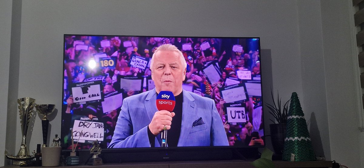 Robek95's tweet image. #łączynasdart #rzutkitarczarodzina 

GODZINA 0 WYBIŁA