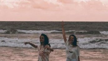 aboutbitan's tweet photo. acho fofo que desde que a babi e a voltan se conheceram, há mais de 7 anos, elas passam todas as viradas de ano juntas. lindas demais! 🥹❤️ https://t.co/G2UMfzLET8