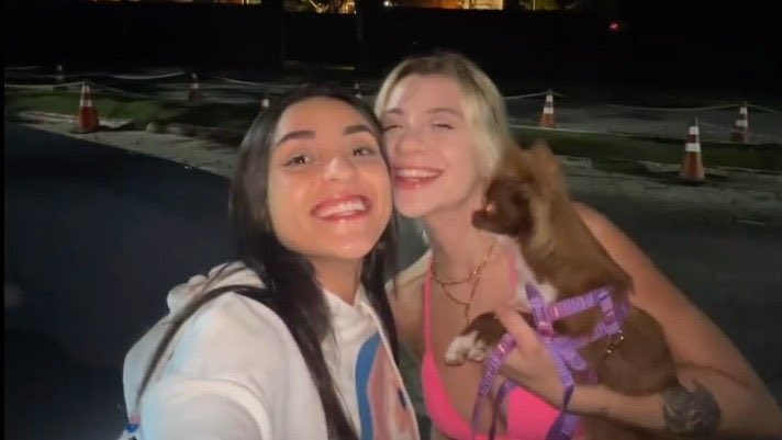 aboutbitan's tweet photo. acho fofo que desde que a babi e a voltan se conheceram, há mais de 7 anos, elas passam todas as viradas de ano juntas. lindas demais! 🥹❤️ https://t.co/G2UMfzLET8