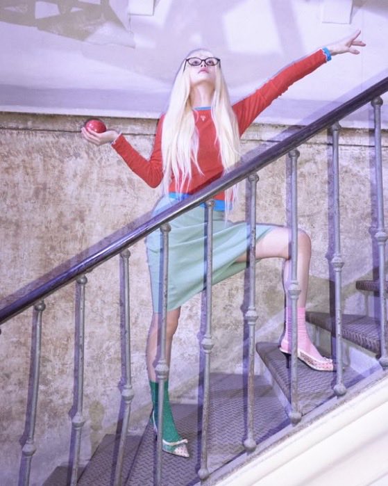 blazikev's tweet image. oh she’s paying tribute to her wife #APPLE